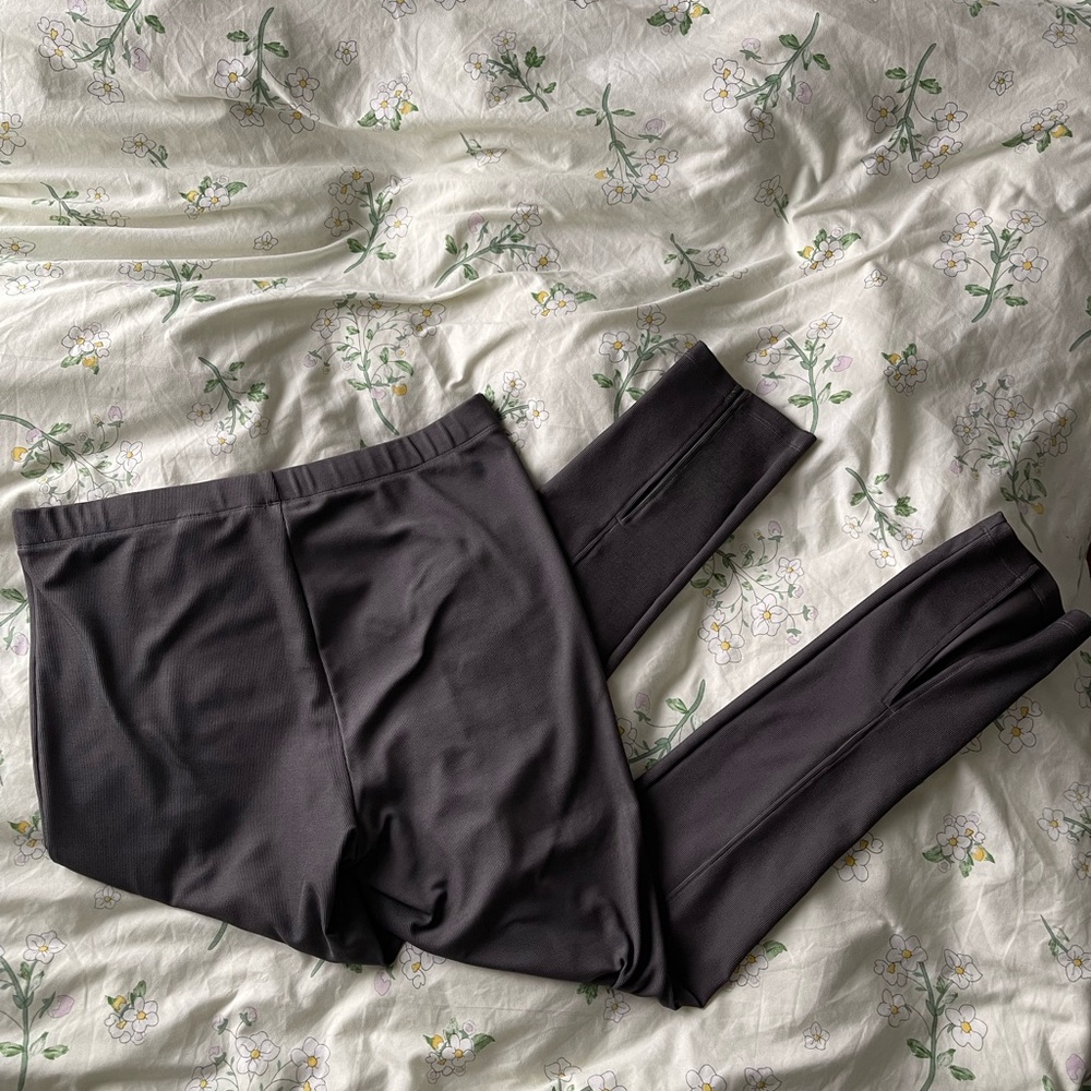 Grey Ribbed Leggings with Slit - Picture 4 of 10